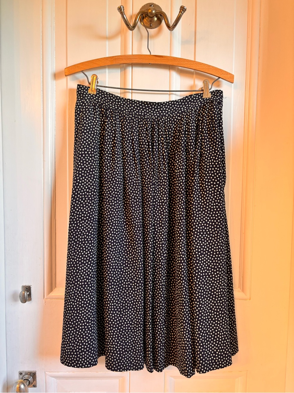 Valentino lined gathered skirt. Fits US 4-6, marked EU size 10